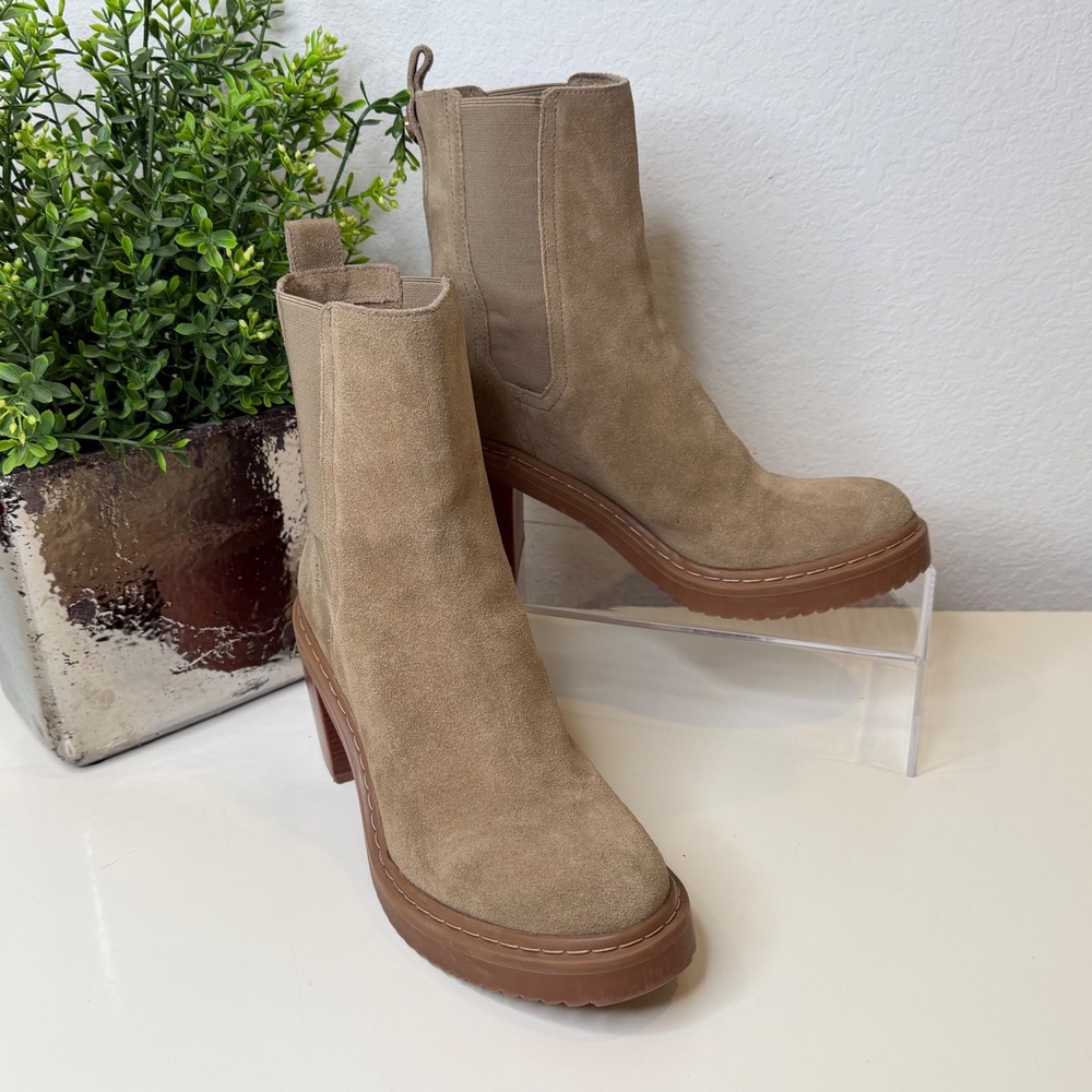 Louise et Cie Varsan Boot Womens Tan Suede Block Heel Chelsea Boho Gorpcore 8M